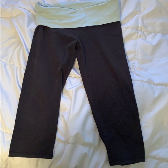 three pairs of PINK leggings - Picture 3 of 5